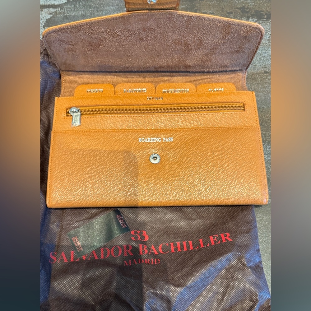 Salvador Bachiller travel organizer, NEW, light brown leather